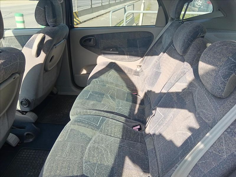 Renault Scénic 1,6 i  Megane - fotka 17 z 19