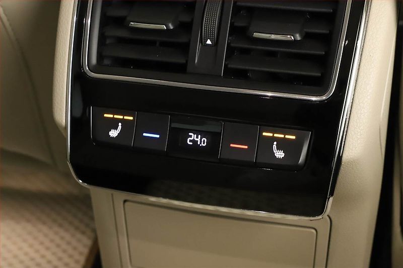Škoda Superb (2017) 2.0 TDI, Automat, Kůže, Navi - fotka 16 z 20