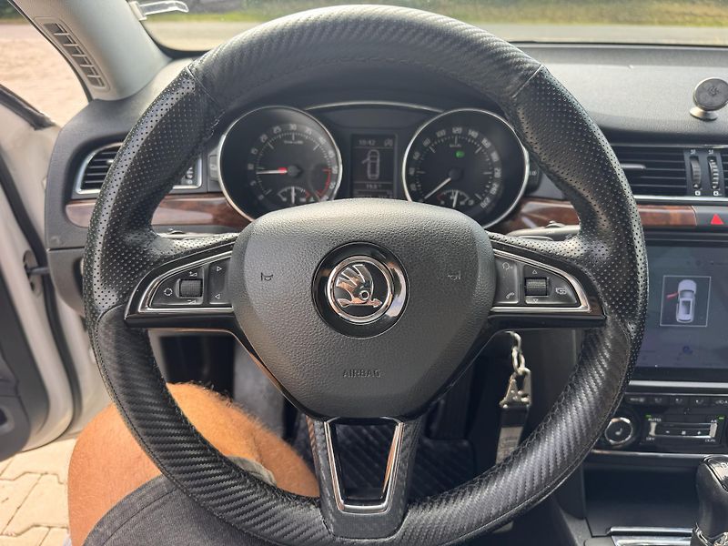 Škoda Superb 2.0TDI 103Kw DSG Elegance - fotka 9 z 18