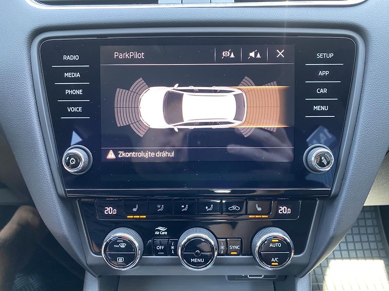 Škoda Octavia 1.4 TSI 110kW -1xMAJ.- ALU-PDC - fotka 25 z 42