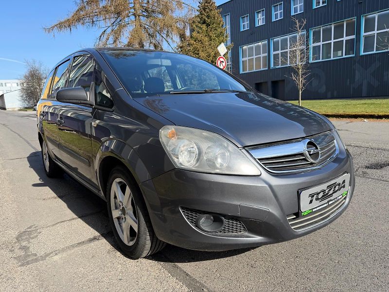 Opel Zafira 1,6 16V 7- místný + pneu  - fotka 6 z 24