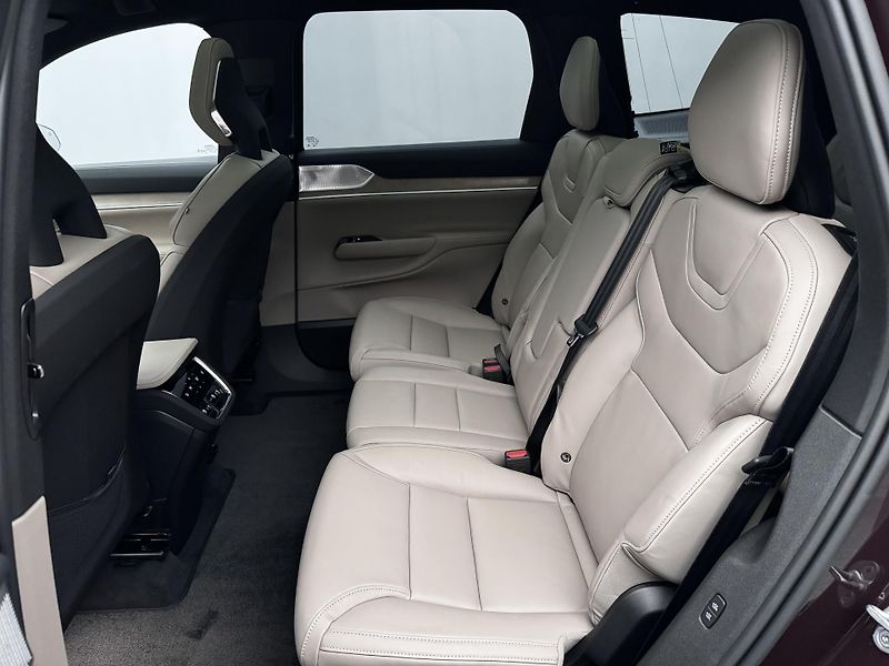 Volvo EX90 (2026) PURE ELECTRIC TWIN ULTRA 7míst - fotka 6 z 27