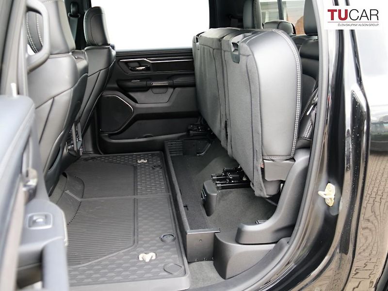 RAM 1500 (2024) Laramie 5.7 V8 HEMI E-Torque - fotka 33 z 38