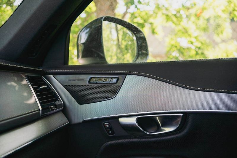 Volvo XC90 (2021) B6 AWD - fotka 29 z 31