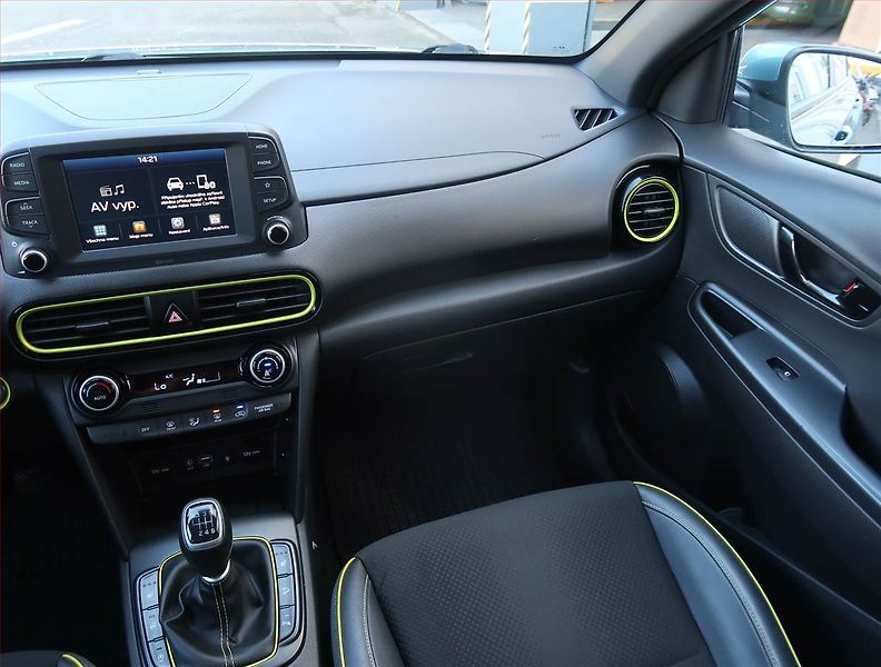 Hyundai Kona (2018) Style 1.0 T-GDI, Kůže - fotka 8 z 20