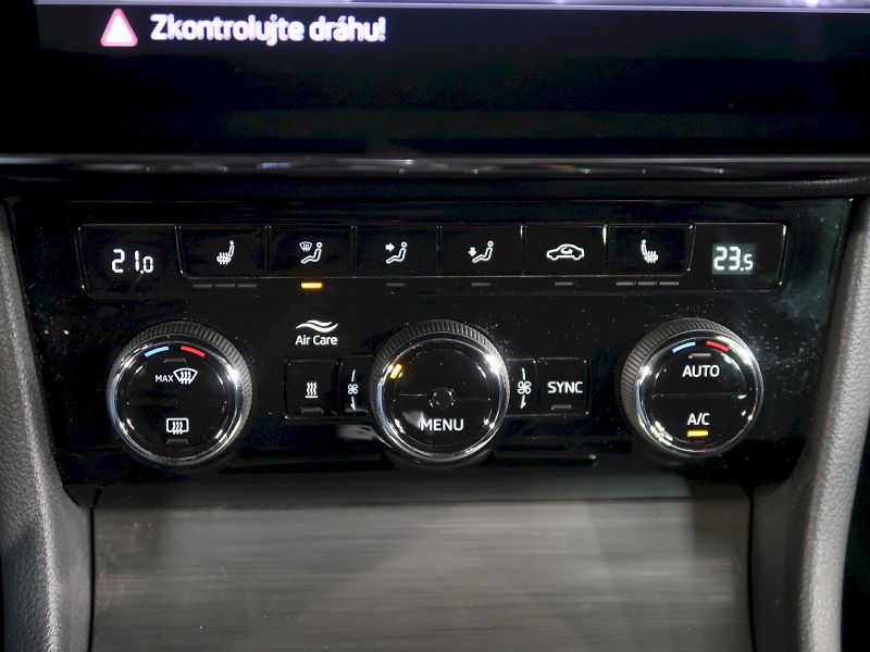 Škoda Superb (2023) STYLE PLUS 2.0TDI 147KW 4x4 DS - fotka 32 z 40