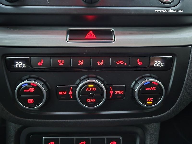 Volkswagen Sharan (2014) 2.0TDi 130KW Comfortline CUP - fotka 28 z 48