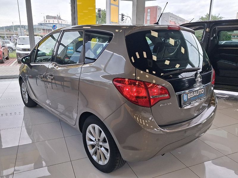 Opel Meriva 1.4i 74kW 2012 - fotka 4 z 15