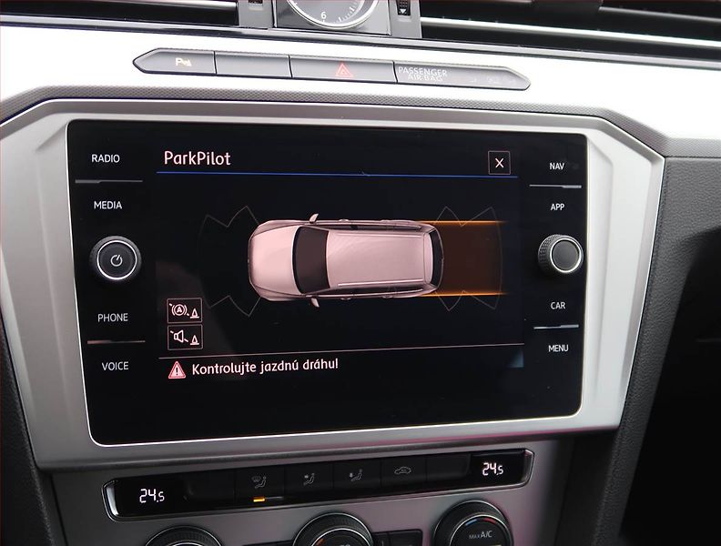 Volkswagen Passat (2018) 2.0 TDI, Automat, Navi - fotka 20 z 20