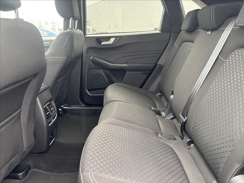 Ford Kuga 2,5 HEV 132kW Titanium - fotka 14 z 36