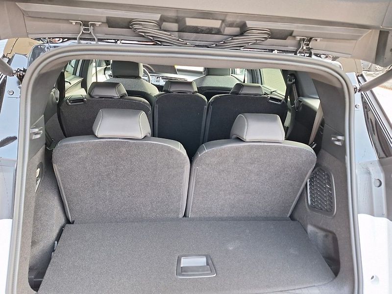 Peugeot 5008 (2026) GT Hybrid 145 e-DCS6 - fotka 14 z 21