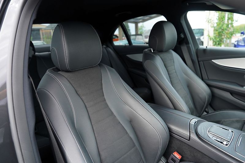 Mercedes-Benz Třídy E E 200 4Matic AMG/LED/360/ČR - fotka 25 z 40