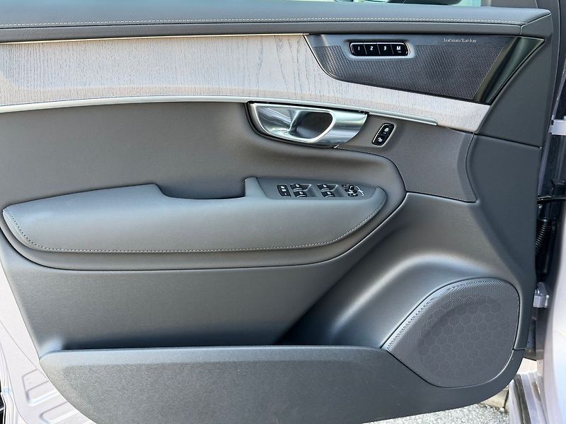 Volvo XC90 (2026) PLUS B5, ventilace, kamera 360 - fotka 7 z 23