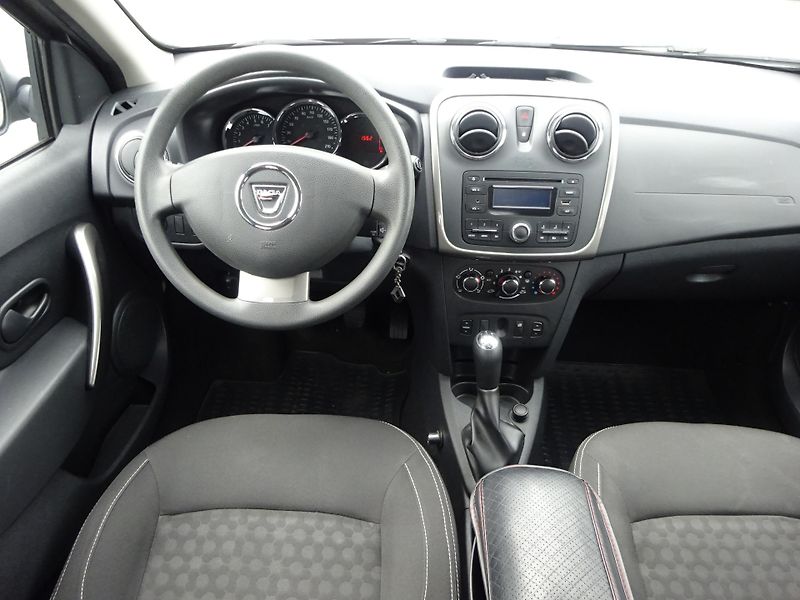 Dacia Sandero 1.2 55kW 2.MAJITEL ČR KLIMA - fotka 6 z 22
