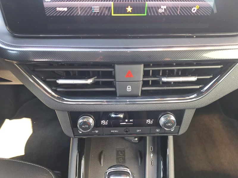 Škoda Kamiq (2021) 1.0 TSI / 81 kW / 7DSG / STYLE - fotka 18 z 35
