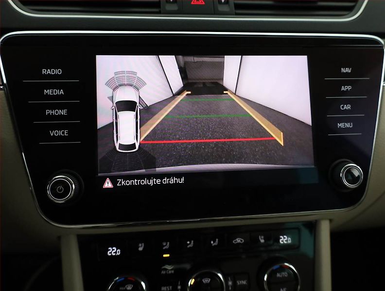 Škoda Superb (2020) Laurin&Klement 2.0 TSI - fotka 13 z 18