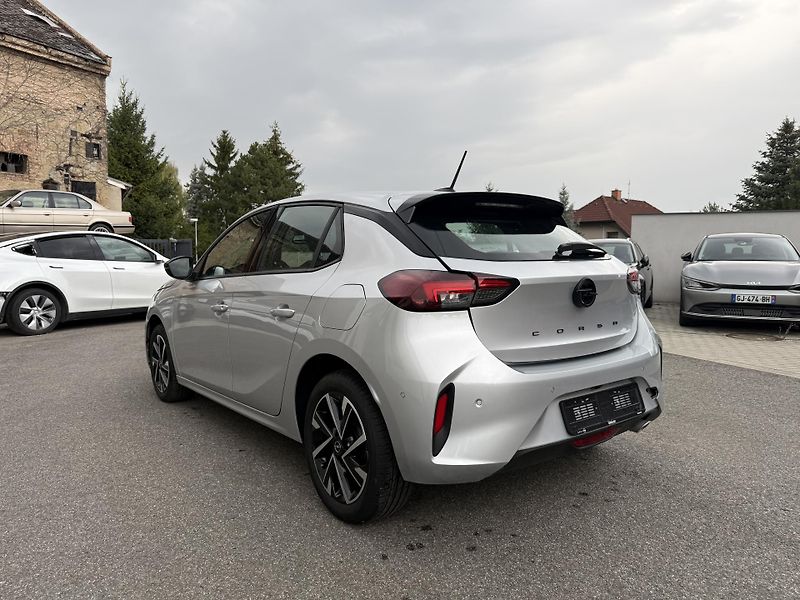 Opel Corsa 1.0l 74 kW - fotka 6 z 16