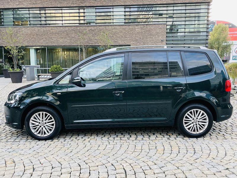 Volkswagen Touran 2.0TD MANUÁL 7MÍST SERVISKA - fotka 18 z 43