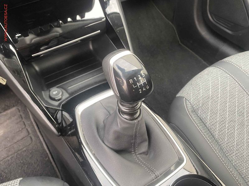 Peugeot 208 (2024) 1.2 PT, Allure - fotka 15 z 17