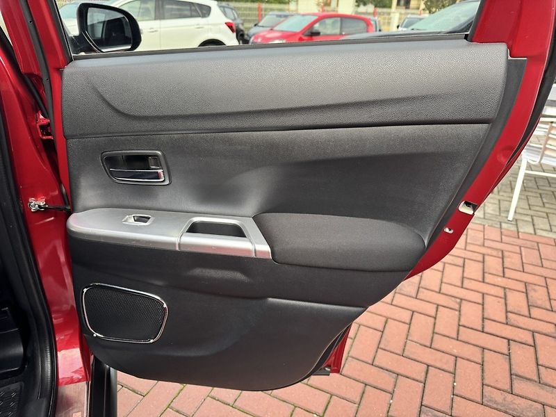 Mitsubishi ASX (2017) 1.6i Mivec  Xenony Navi Kamera - fotka 22 z 50
