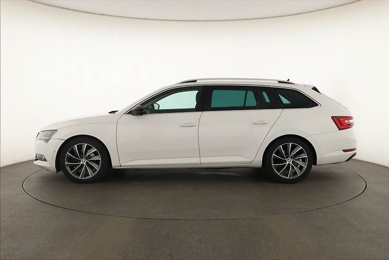 Škoda Superb (2017) Laurin&Klement 2.0 TDI, Kůže - fotka 3 z 20