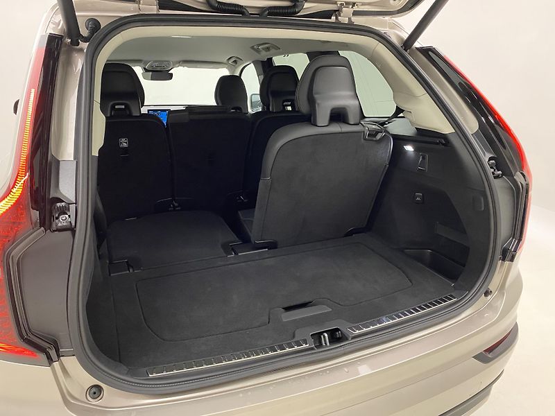 Volvo XC90 (2026) B5 AWD AUT DARK PLUS 7míst - fotka 22 z 67