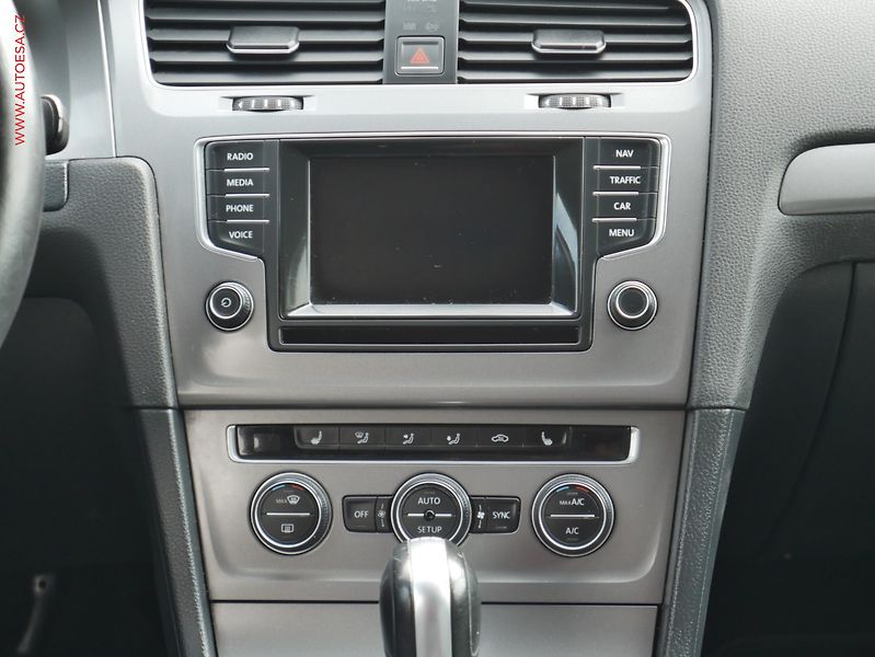 Volkswagen Golf (2014) 1.6 TDi, DSG, TZ - fotka 11 z 22