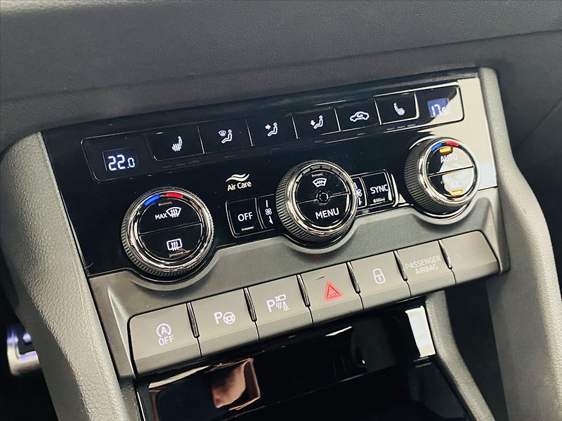 Škoda Karoq 2,0 TDI 110kW DSG 4x4 SportLin - fotka 16 z 26