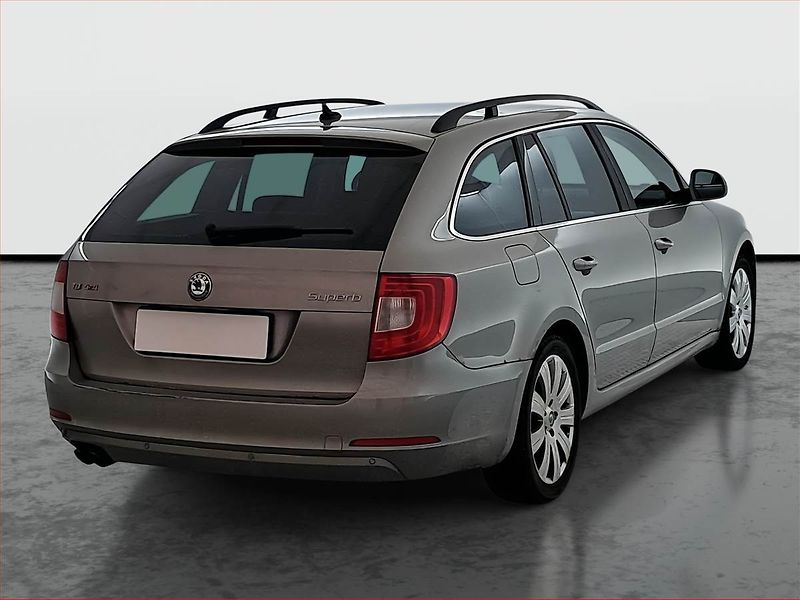 Škoda Superb (2011) 2.0 TDI, Automat, Navi, Xenony - fotka 5 z 18