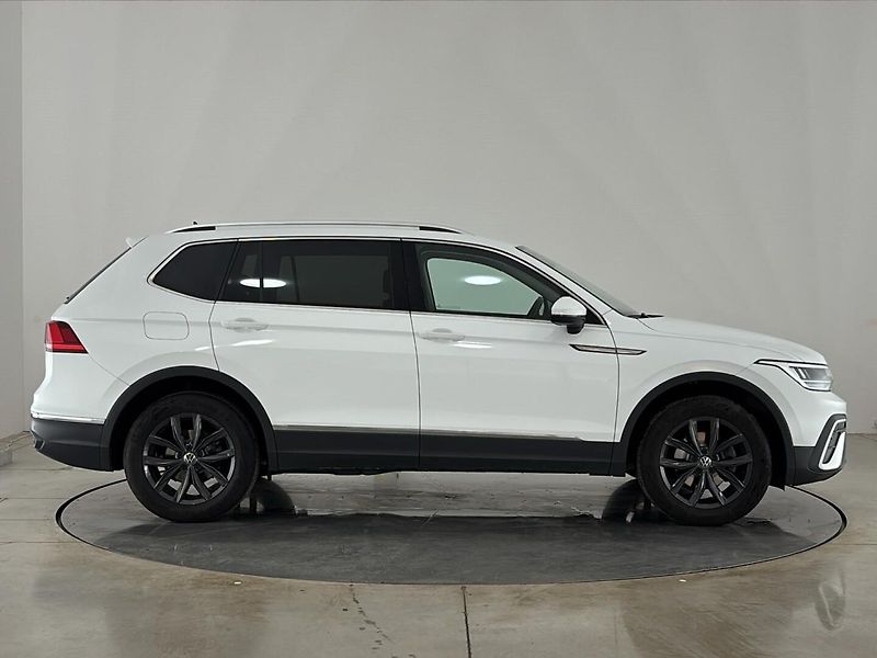 Volkswagen Tiguan Life DSG - fotka 16 z 30