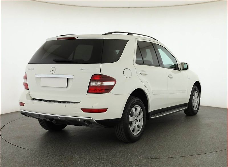 Mercedes-Benz Třídy M (2010) ML 300 CDI, 4X4, Automat - fotka 5 z 14