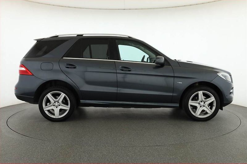 Mercedes-Benz Třídy M (2012) ML 350 BlueTEC, 4X4, Automat - fotka 6 z 13