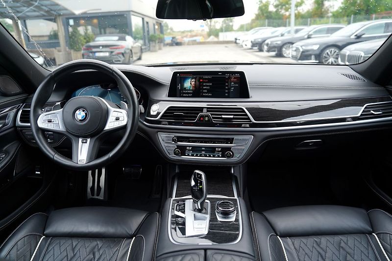 BMW Řada 7 740d xDrive/Laser/M paket/20/Č - fotka 25 z 50