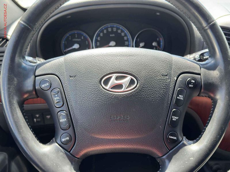 Hyundai Santa Fe (2007) 2.2CRDi 4x4, ČR, TZ, výhř - fotka 13 z 20