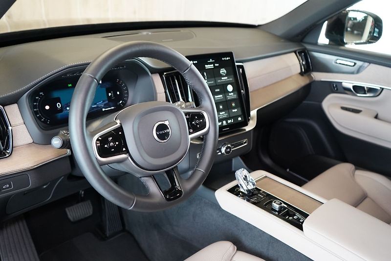 Volvo XC90 B5 AWD PLUS Dark, Vzduch, 360° - fotka 17 z 47
