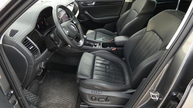 Škoda Kodiaq 2,0 TSI 140 kW L&K 4x4 DSG - fotka 19 z 26