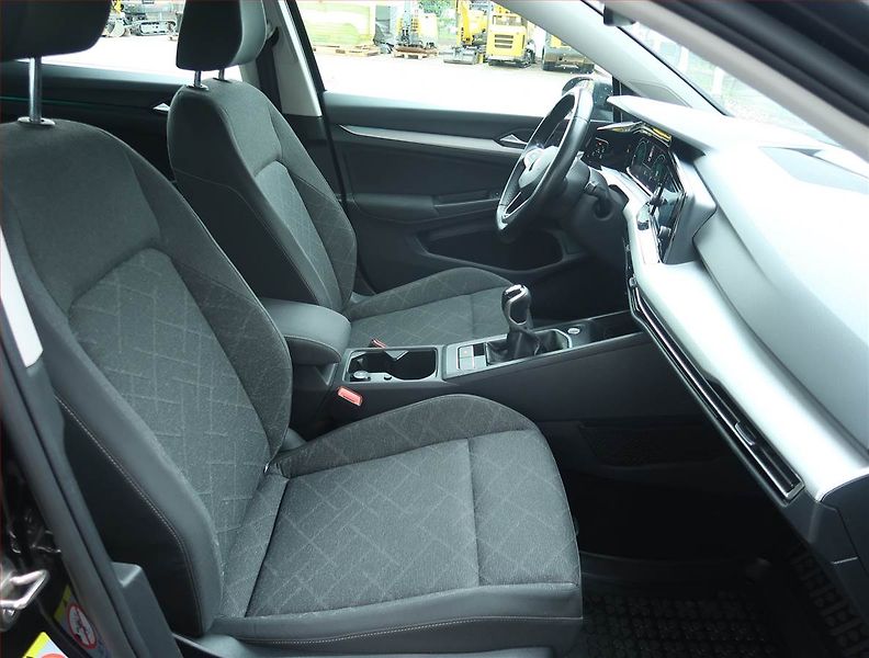 Volkswagen Golf (2021) Life 1.5 TSI, ČR,1.maj - fotka 9 z 22