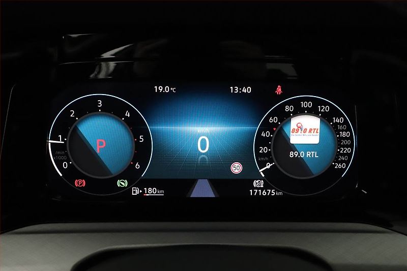 Volkswagen Golf (2023) Life 2.0 TDI, Automat - fotka 8 z 20