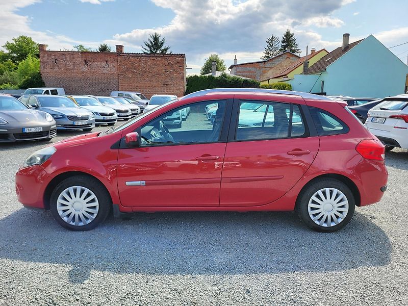 Renault Clio GRANDTOUR 1.2 i 16V ČR 1.majit - fotka 2 z 40