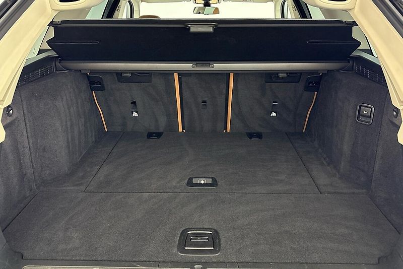 BMW Řada 5 530d xDrive - fotka 13 z 15