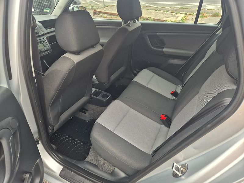 Škoda Fabia 1.4i 63kW, nová STK - fotka 16 z 17