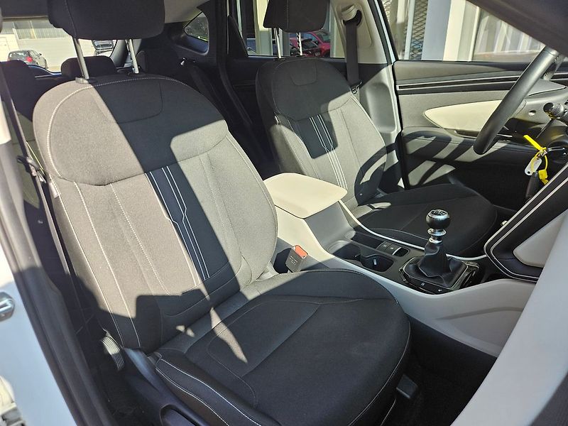 Hyundai Tucson 1,6 T-GDi 110kW, Smart, 1.maj. - fotka 30 z 37