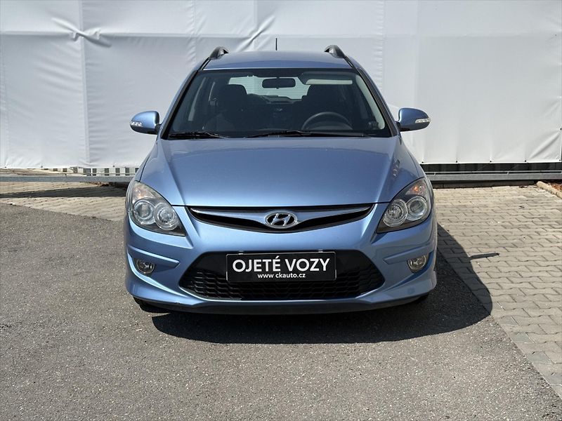 Hyundai i30 1,4 Trikolor - fotka 2 z 11