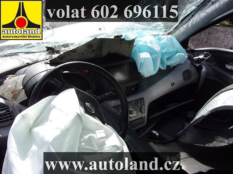 Nissan Almera Tino (2005) VOLAT 602 696115 - fotka 3 z 6