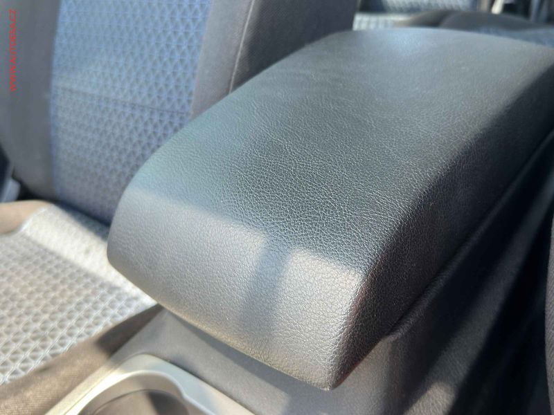Ford S-MAX (2006) 2.0TDCi, AC, park.čidla - fotka 14 z 16