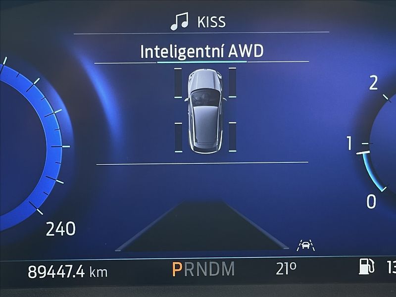 Ford Kuga 2,0 EcoBlue AWD AT8 ST-Line TZ - fotka 10 z 20