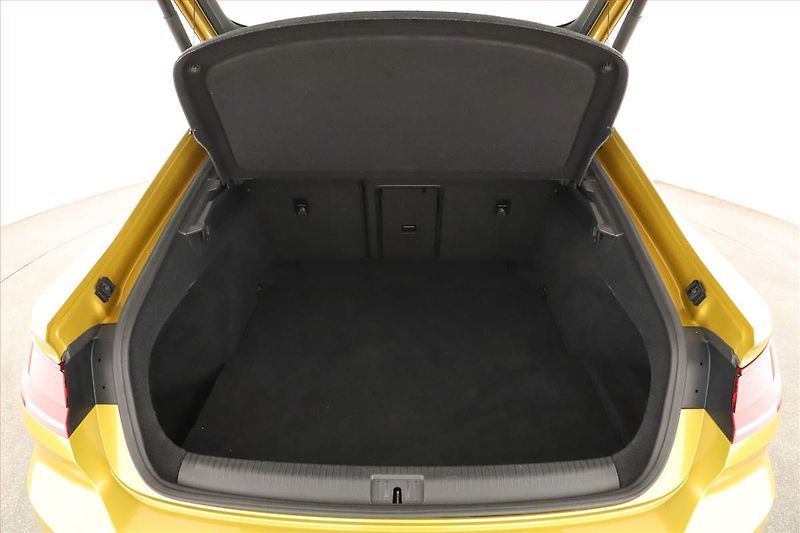 Volkswagen Arteon (2018) 2.0 TDI 4Motion - fotka 19 z 20