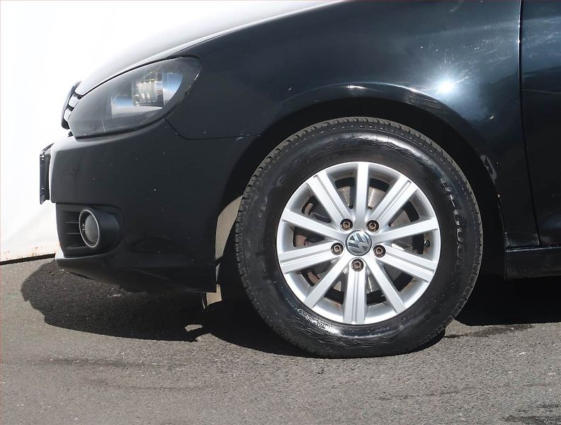 Volkswagen Golf (2011) 1.6 TDI, Serv.kniha, po STK - fotka 14 z 15