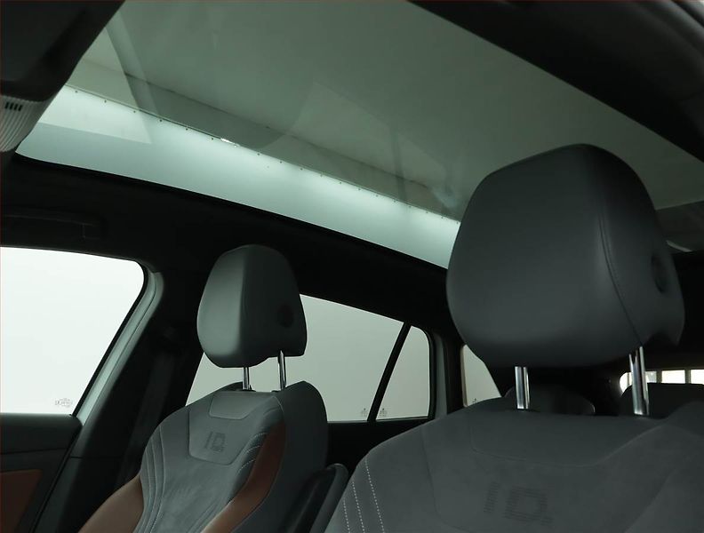Volkswagen ID.4 (2021) 1st (82 kWh), SoH 87% - fotka 18 z 21
