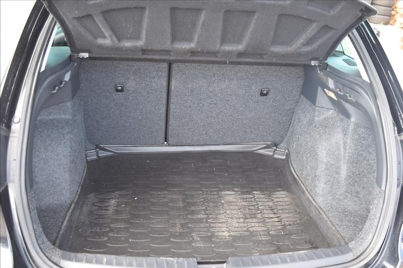 Seat Ibiza 1,6 TDI 66KW PO SERVISE 2XKOLA - fotka 24 z 48